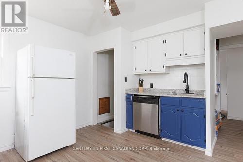 47 Stevenson Avenue, London, ON - Indoor Photo Showing Kitchen