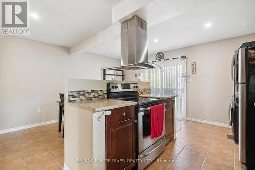 51 Drury Street, Bradford West Gwillimbury, ON - Indoor Photo Showing Kitchen