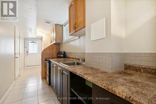 51 Drury Street, Bradford West Gwillimbury, ON - Indoor Photo Showing Kitchen