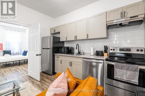 300-302 Oxford Street E, London, ON - Indoor Photo Showing Kitchen