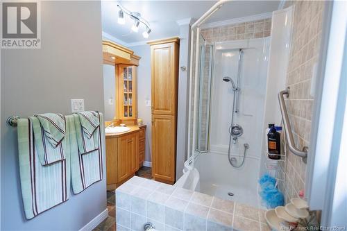 209 Ch Rang 8, Saint-Joseph-De-Madawaska, NB - Indoor Photo Showing Bathroom