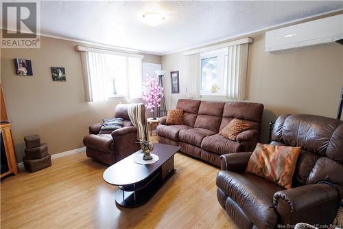 209 Ch Rang 8, Saint-Joseph-De-Madawaska, NB - Indoor Photo Showing Living Room