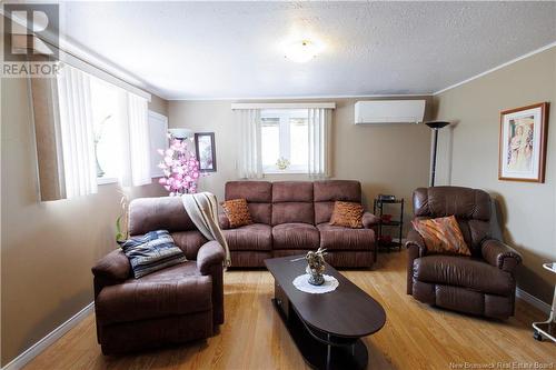 209 Ch Rang 8, Saint-Joseph-De-Madawaska, NB - Indoor Photo Showing Living Room