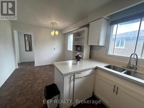 19 Roseville Drive, Brampton, ON - Indoor Photo Showing Kitchen With Double Sink