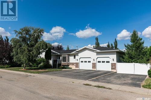 730 Manitoba Avenue, Kerrobert, SK - Outdoor