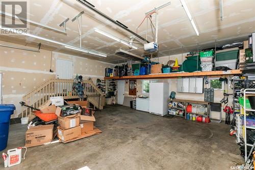 730 Manitoba Avenue, Kerrobert, SK - Indoor Photo Showing Garage