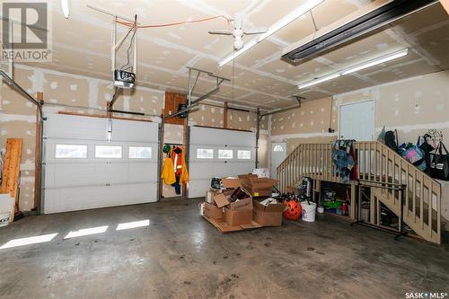 730 Manitoba Avenue, Kerrobert, SK - Indoor Photo Showing Garage