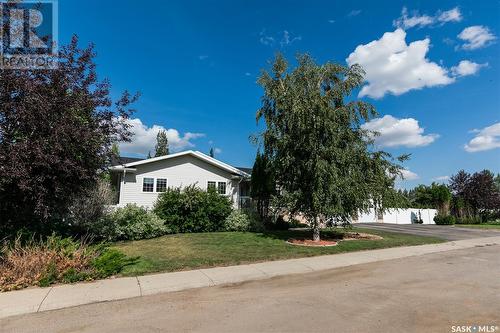 730 Manitoba Avenue, Kerrobert, SK - Outdoor