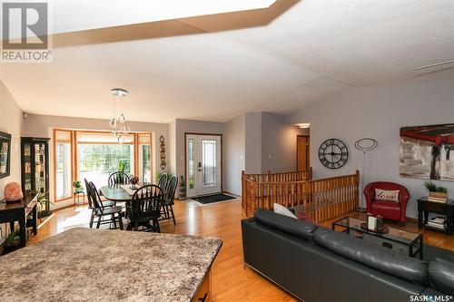 730 Manitoba Avenue, Kerrobert, SK - Indoor Photo Showing Living Room