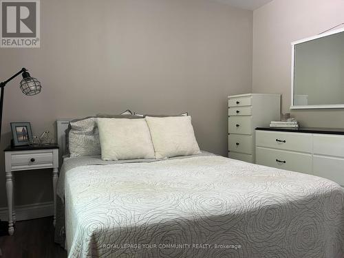 35 Jacksons Point Avenue, Georgina (Sutton & Jackson'S Point), ON - Indoor Photo Showing Bedroom