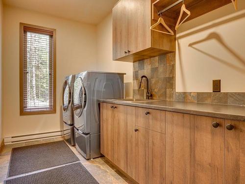 Salle de lavage - 130 Rue Allen, Morin-Heights, QC - Indoor Photo Showing Laundry Room