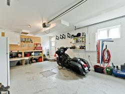 Garage - 