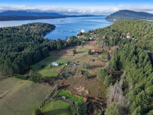 300 Wood Dale Dr, Mayne Island, BC 