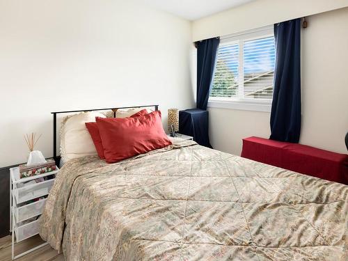 206-231 Mckinstry Rd, Duncan, BC - Indoor Photo Showing Bedroom