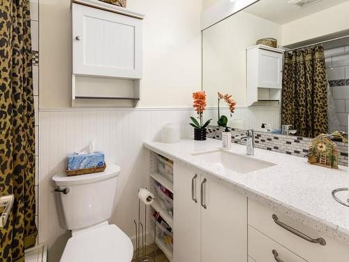 206-231 Mckinstry Rd, Duncan, BC - Indoor Photo Showing Bathroom