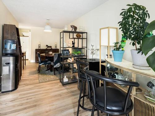 206-231 Mckinstry Rd, Duncan, BC - Indoor Photo Showing Dining Room