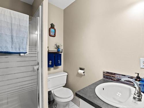 1913 Granite Ave, Merritt, BC - Indoor Photo Showing Bathroom