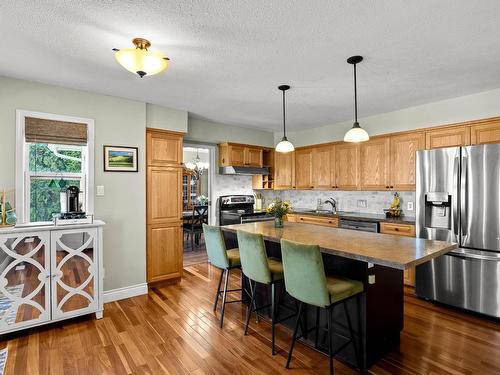 1913 Granite Ave, Merritt, BC - Indoor Photo Showing Kitchen