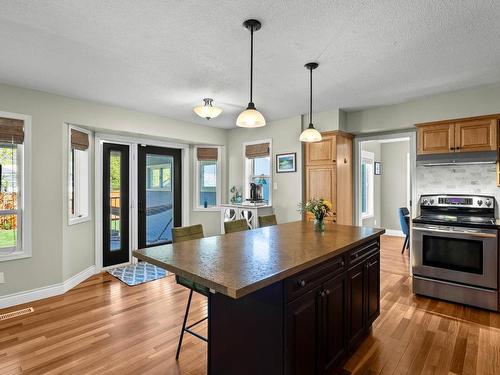 1913 Granite Ave, Merritt, BC - Indoor Photo Showing Kitchen