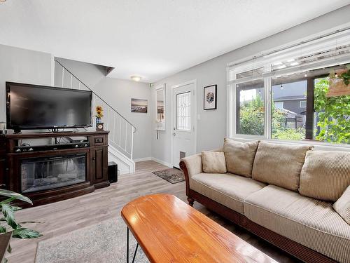 49-1697 Greenfield Ave, Kamloops, BC - Indoor Photo Showing Living Room