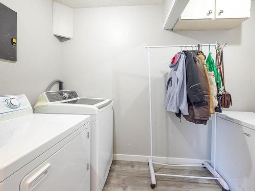 49-1697 Greenfield Ave, Kamloops, BC - Indoor Photo Showing Laundry Room