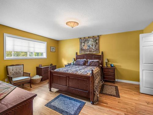 9780 Highway 97 C, Merritt, BC - Indoor Photo Showing Bedroom