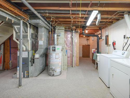 2365 Bossert Ave, Kamloops, BC - Indoor Photo Showing Basement