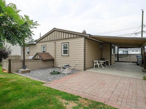 2365 Bossert Ave, Kamloops, BC - Outdoor With Exterior