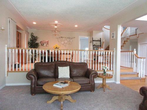 1721 Bann Street, Merritt, BC - Indoor Photo Showing Living Room