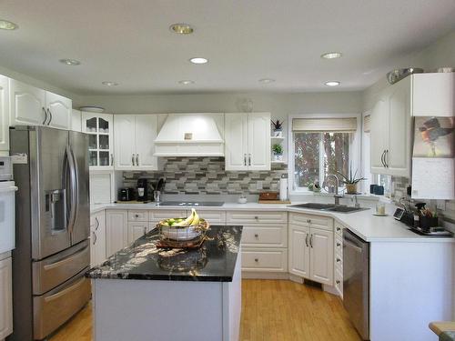 1721 Bann Street, Merritt, BC - Indoor Photo Showing Kitchen