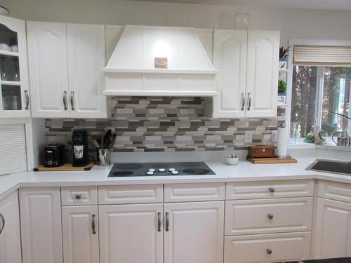 1721 Bann Street, Merritt, BC - Indoor Photo Showing Kitchen