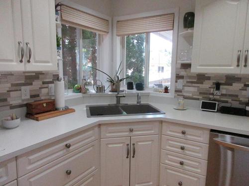 1721 Bann Street, Merritt, BC - Indoor Photo Showing Kitchen With Double Sink