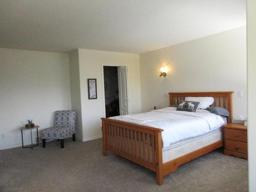 1721 Bann Street, Merritt, BC - Indoor Photo Showing Bedroom