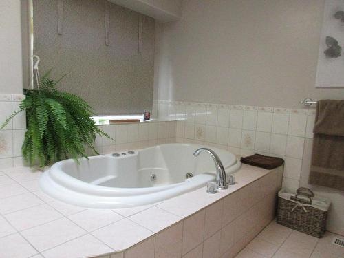 1721 Bann Street, Merritt, BC - Indoor Photo Showing Bathroom