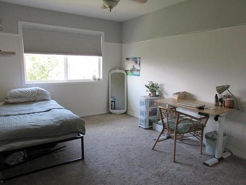 1721 Bann Street, Merritt, BC - Indoor Photo Showing Bedroom