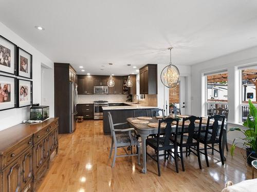 808 Woodrush Crt, Kamloops, BC - Indoor Photo Showing Dining Room