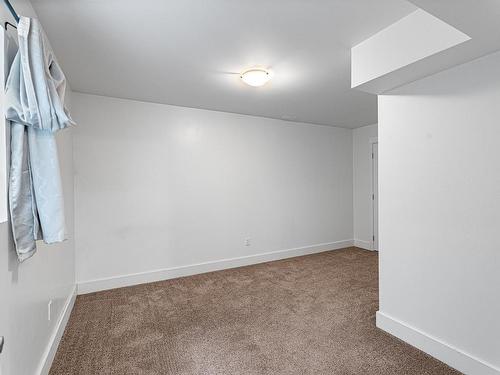 808 Woodrush Crt, Kamloops, BC - Indoor Photo Showing Other Room