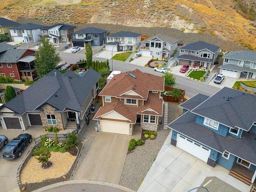 808 Woodrush Crt, Kamloops, BC - Outdoor With Facade