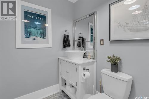 409 D Avenue S, Saskatoon, SK - Indoor Photo Showing Bathroom