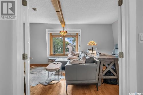 409 D Avenue S, Saskatoon, SK - Indoor Photo Showing Living Room