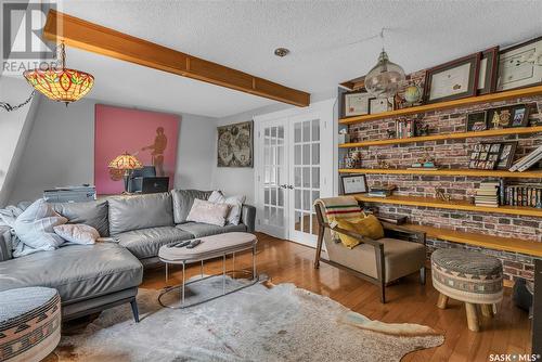 409 D Avenue S, Saskatoon, SK - Indoor Photo Showing Living Room