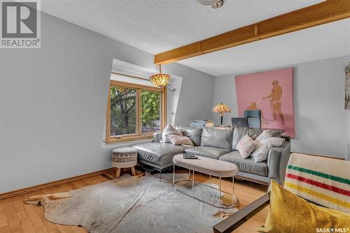 409 D Avenue S, Saskatoon, SK - Indoor Photo Showing Living Room