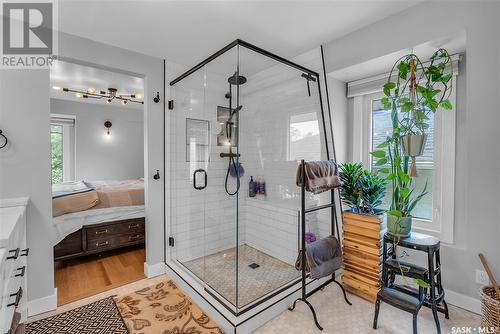 409 D Avenue S, Saskatoon, SK - Indoor Photo Showing Bathroom