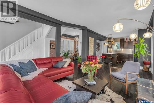 409 D Avenue S, Saskatoon, SK - Indoor Photo Showing Living Room