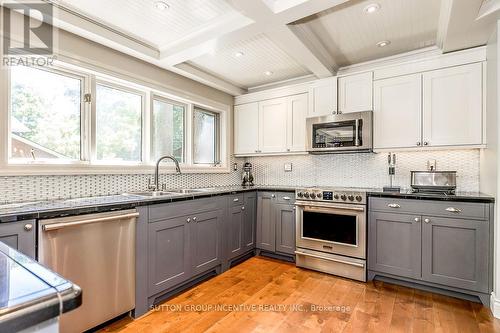 926 Gawley Drive, Midland, ON - Indoor Photo Showing Kitchen With Double Sink With Upgraded Kitchen