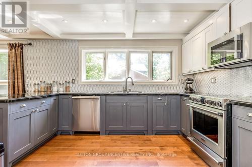 926 Gawley Drive, Midland, ON - Indoor Photo Showing Kitchen With Upgraded Kitchen