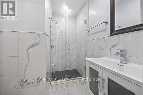 3028 Weston Road, Toronto (Humberlea-Pelmo Park), ON - Indoor Photo Showing Bathroom