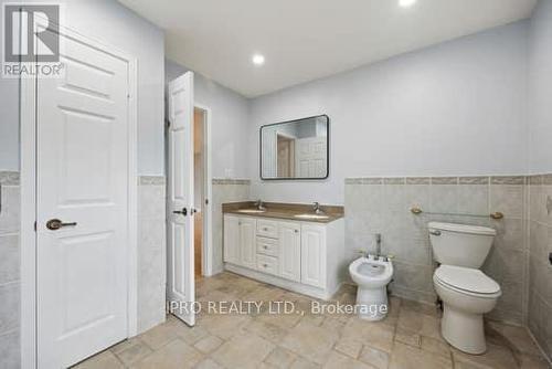 3028 Weston Road, Toronto (Humberlea-Pelmo Park), ON - Indoor Photo Showing Bathroom