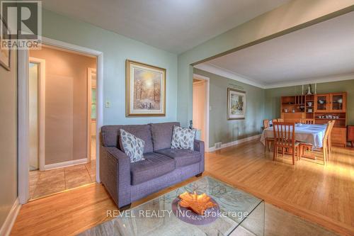 993 Cloverleaf Drive, Burlington (Lasalle), ON - Indoor Photo Showing Living Room