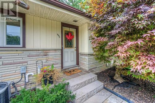 993 Cloverleaf Drive, Burlington, ON - Outdoor